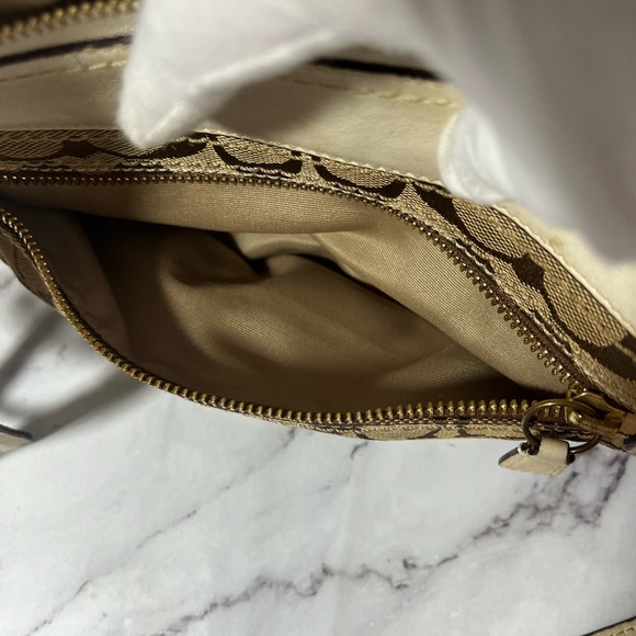 GUC Coach Beige Crossbody - Picture 5 of 12